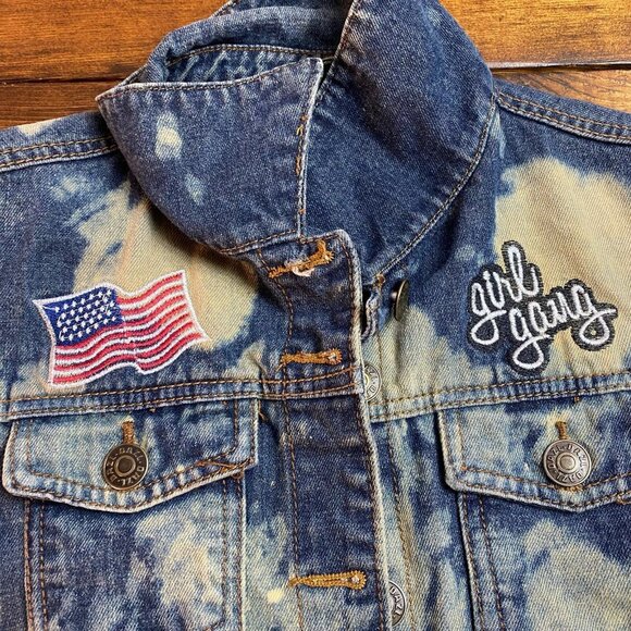 DAZL Distressed Shredded Denim Jean Jacket Patches Size XL Star Lips Girl Gang - Picture 9 of 10